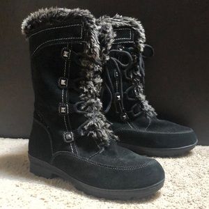 White Mountain Faux fur lined boots